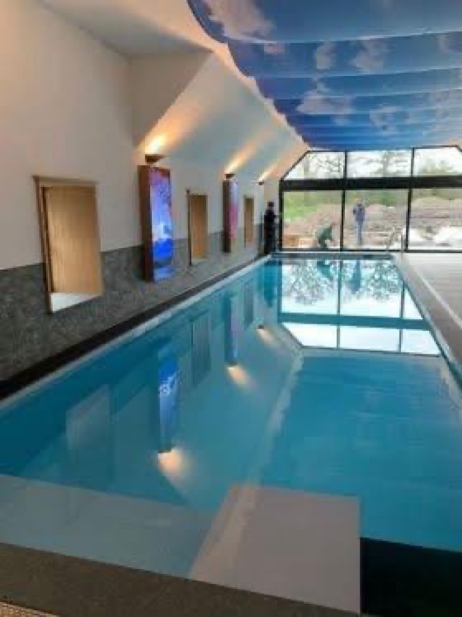 Poolbereich nach einer Sonderreinigung